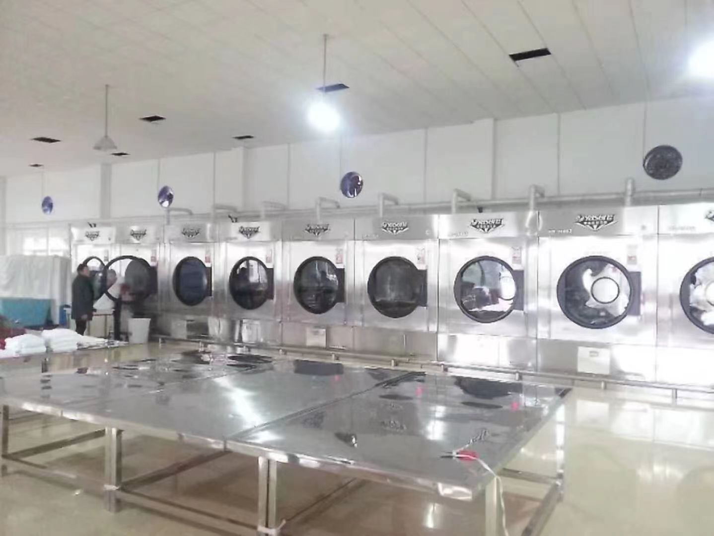 The advantages of industrial washer-extractors